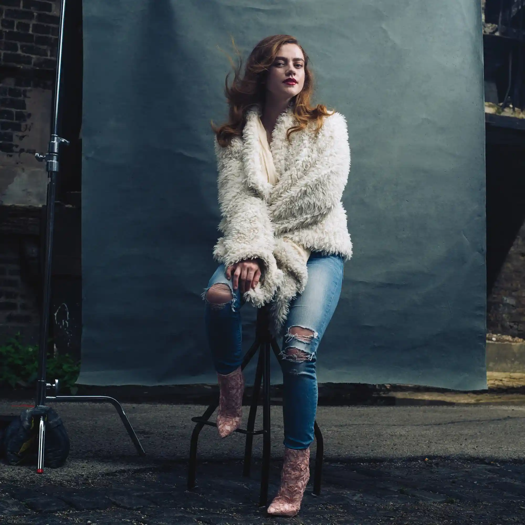 In my alley: Photo of actress Bella Ortiz by Chicago Headshot and portrait photographer Michael Schacht From "In my alley" series, a photo of actress Bella Ortiz by Chicago Headshot and portrait photographer Michael Schacht of 312 Elements Headshot Photography in the alley behind his West Loop Fulton Market studio.